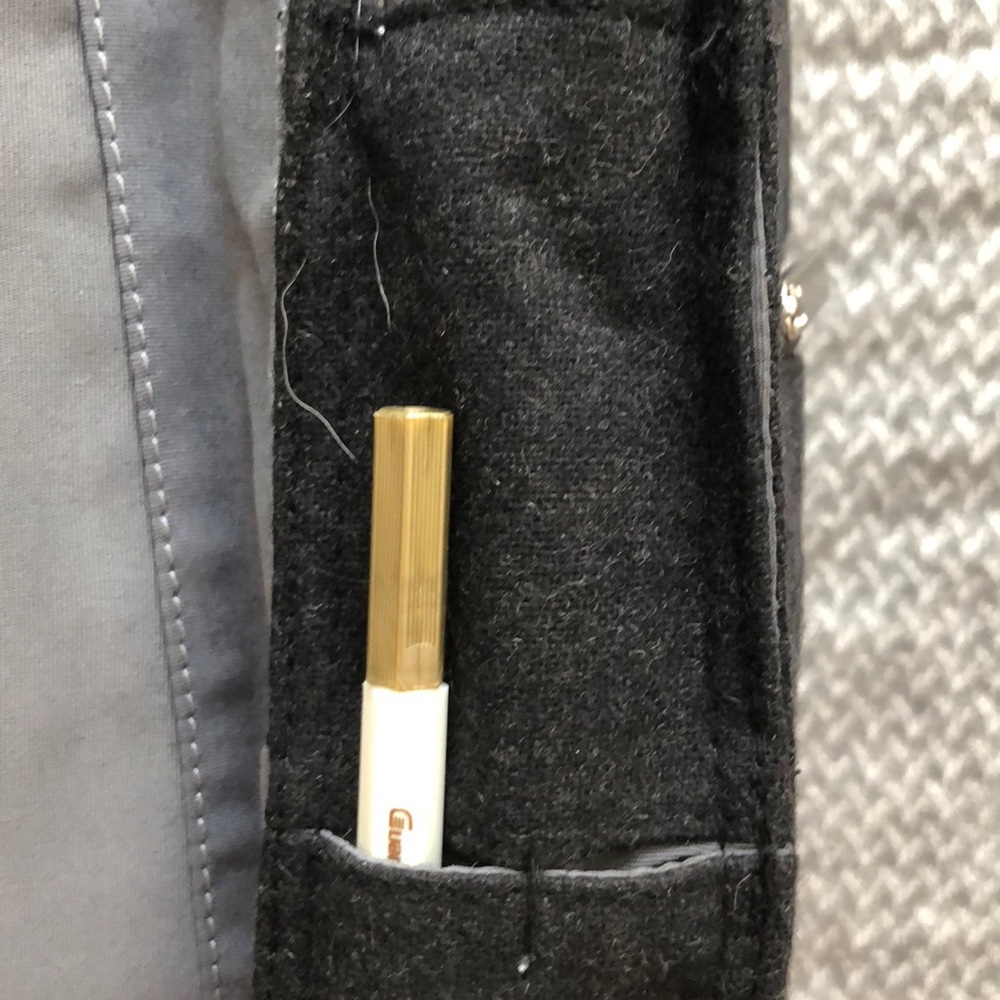 Speck A-line 10.2” Laptop Tote (Black/Grey) - Picture 6 of 7